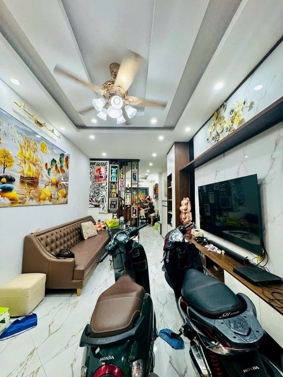 BÁN TÒA NHÀ MẶT PHỐ TÔN ĐỨC THẮNG ĐỐNG ĐA 105M2 7 TẦNG