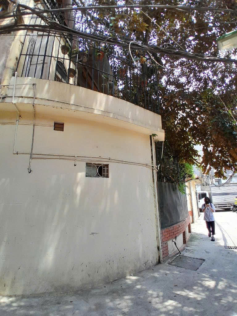 LÔ GÓC - GẦN HỒ - XE 24 CHỖ CHẠY QUANH NHÀ - SỔ ĐỎ CHÍNH CHỦ