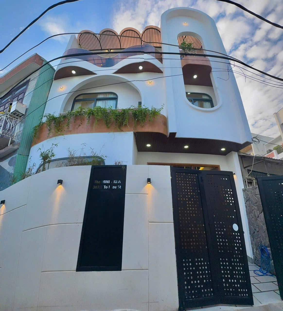 CHÍNH CHỦ CẦN BÁN Căn Villa MiNi 307 Tô Hiệu Sau Lưng Nhà Mặt Tiền Sát Hoàng Thị Loan.