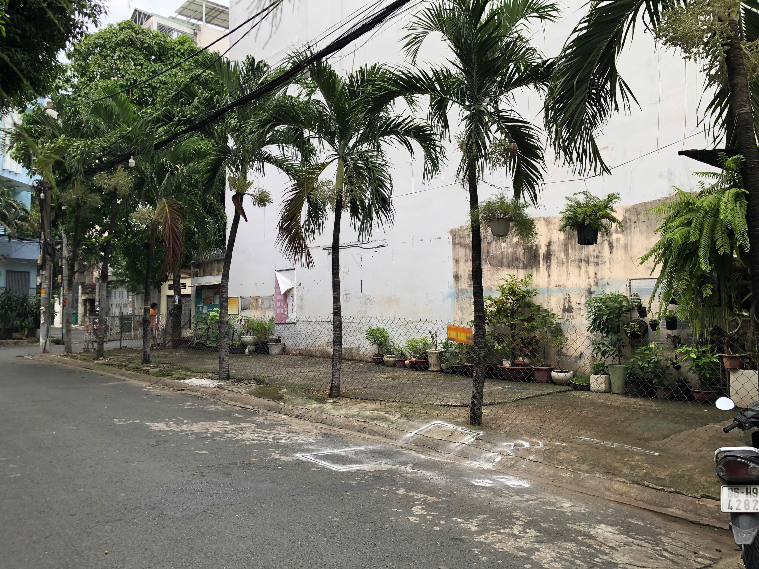 Bán nhà góc 2 mặt tiền hẻm Cộng Hòa, Tân Bình (19x4m) Cấp 4 tiện xây mới - Giá bán 12.5 tỷ