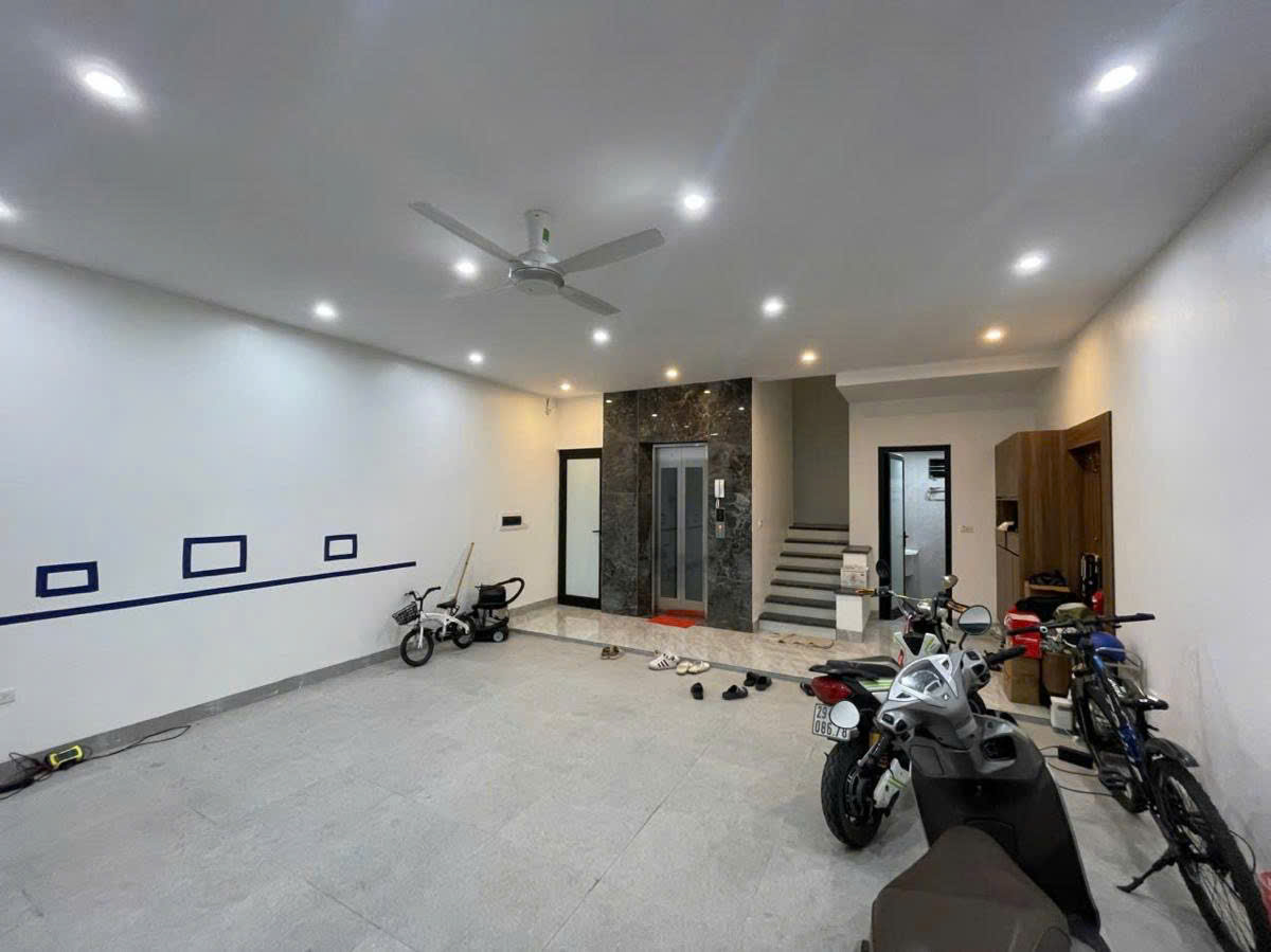 NHÀ MẶT PHỐ ĐÊ LA THÀNH 74M2 3 TẦNG MẶT TIỀN 5.4M GIÁ 37 TỶ