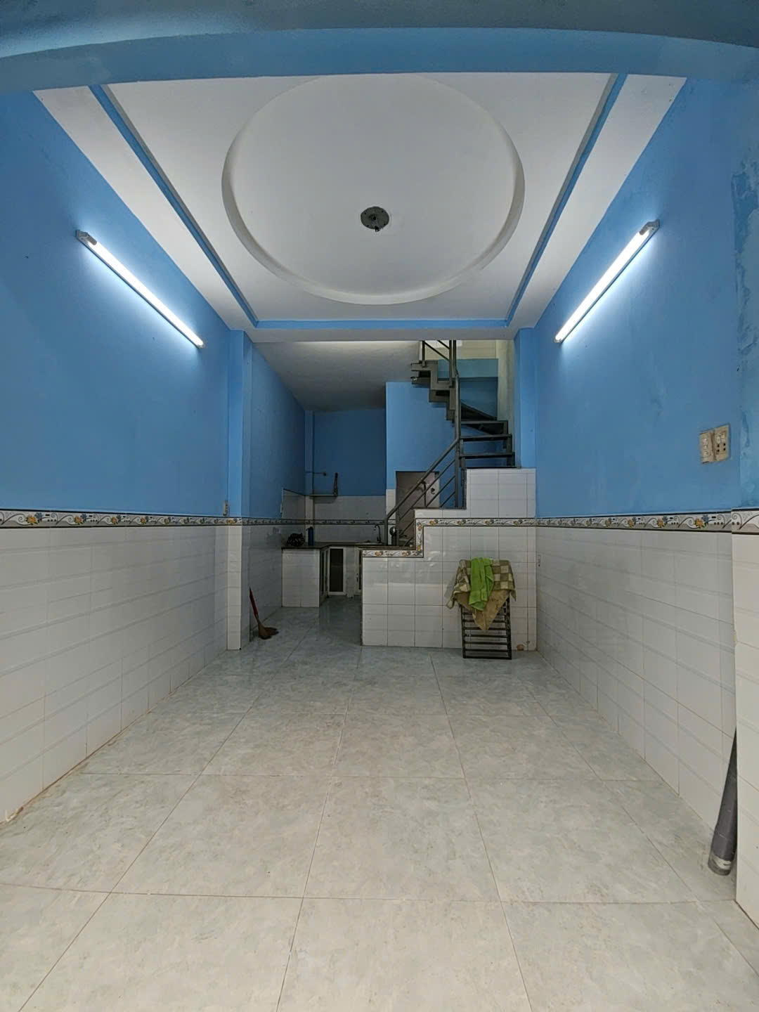 Cách mặt tiền xe hơi 10 m Q4 CÓ 3 TỶ