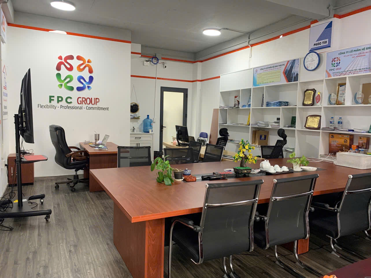 Cho thuê văn phòng 50m2 tầng 2, 3 ngay VẠN PHÚC CITY - HIỆP BÌNH PHƯỚC