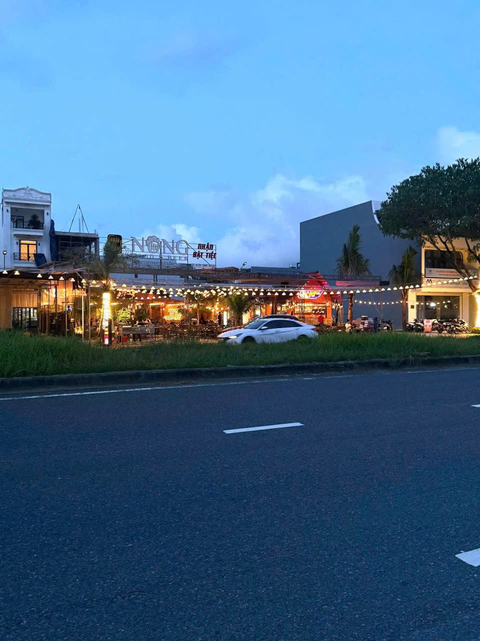 Bán lô đất đẹp đường Hoàng Thị Loan, Liên Chiểu, Đà Nẵng - Diên tích đất: 143,5 m 2 ( ngang 7, có mặt tiền sau 6