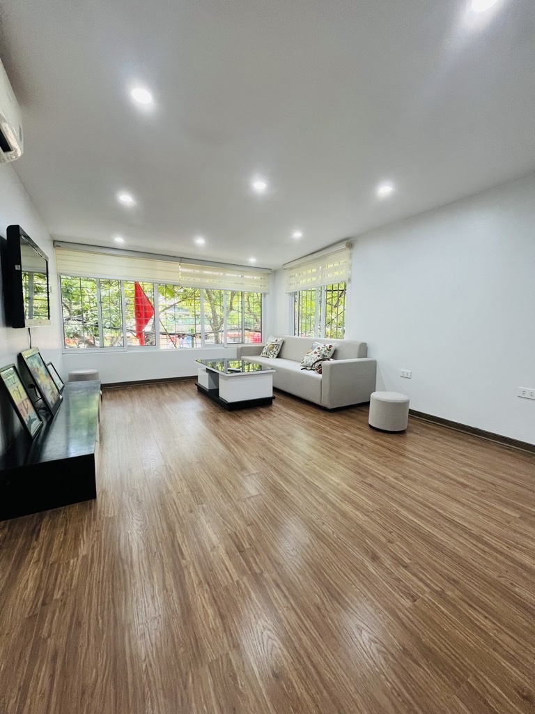 TẬP THỂ NGHĨA TÂN 80M 3 NGỦ 2 WC 2 THOÁNG,TẦNG 2 THUẬN TIỆN ĐI LẠI GIÁ 4,55 TỶ