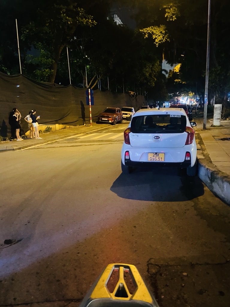 TẬP THỂ TẦNG 1 CẦU GIÁY DT 80M 3 NGỦ 2 WC GIÁ 4,750 TỶ,Ô TÔ ĐỖ NGÀY ĐÊM