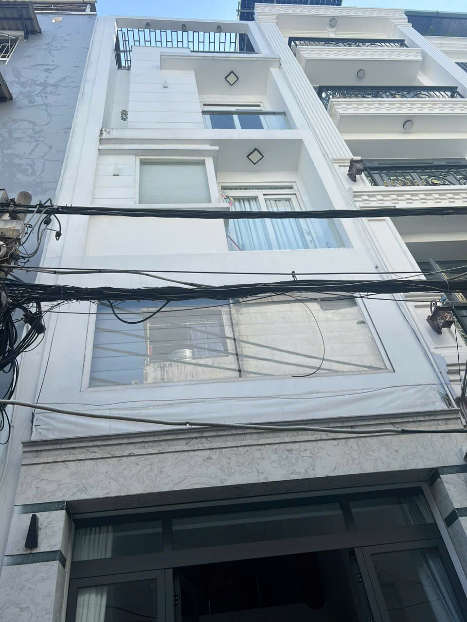 Nhà đẹp 4 tầng ngay trung tâm sầm uất Quận 5 - Giá cực tốt - Tiện làm văn phòng, KD