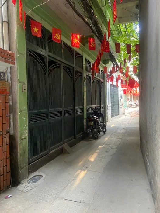 Cho thuê NHÀ tại đ/c : gần 738 La Thành, phường Giảng Võ, Ba Đình