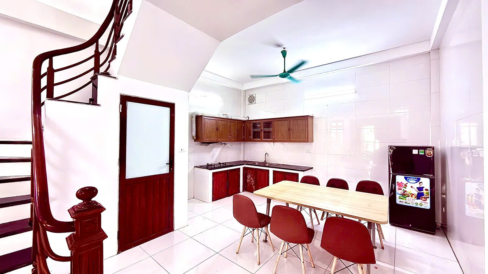 BÁN NHÀ HÒA BÌNH - HÀ ĐÔNG 54m2 x 3 tầng MT 4.9M Giá 4.5 tỷ - PHÂN LÔ - Ô TÔ ĐỖ CỬA