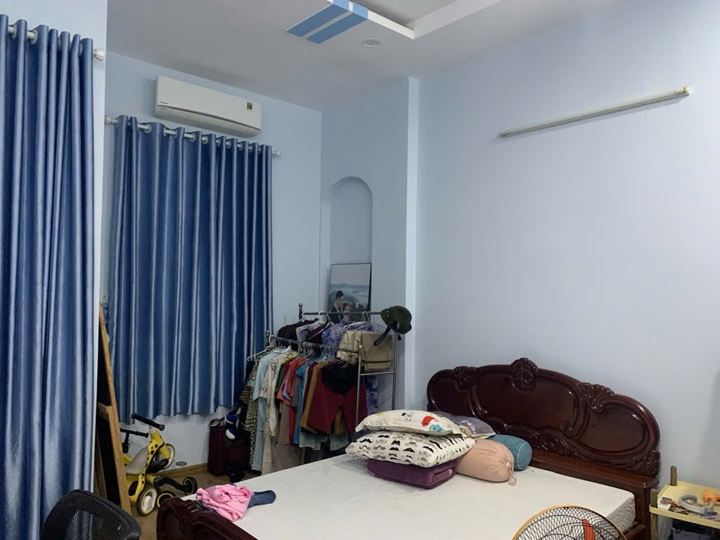 Bán nhà đường ô tô - Diện tích 55m2 ( 3PN/2WC ) sổ hồng, Giá 5tyx còn Thương lượng LH 0382202524.