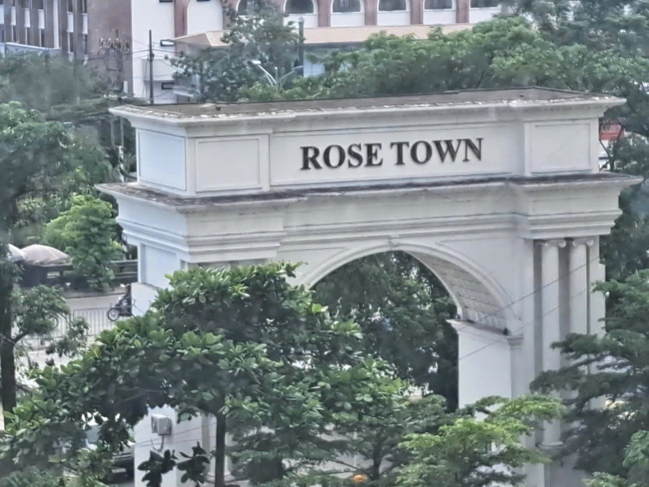 CHO THUÊ SÀN THƯƠNG MẠI TẦNG 5 TẠI ROSE TOWN 79 NGỌC HỒI – 227M²