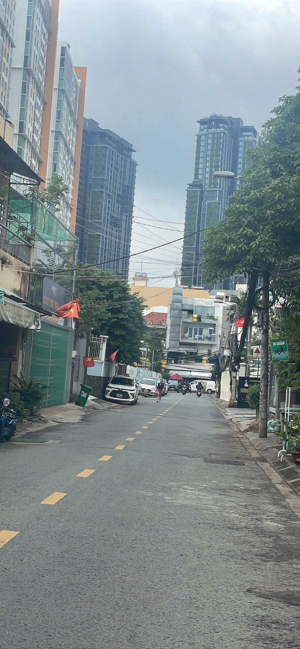 cần tiền nên bán đất ngay dg song hành tàu điện metro an phu quận 2