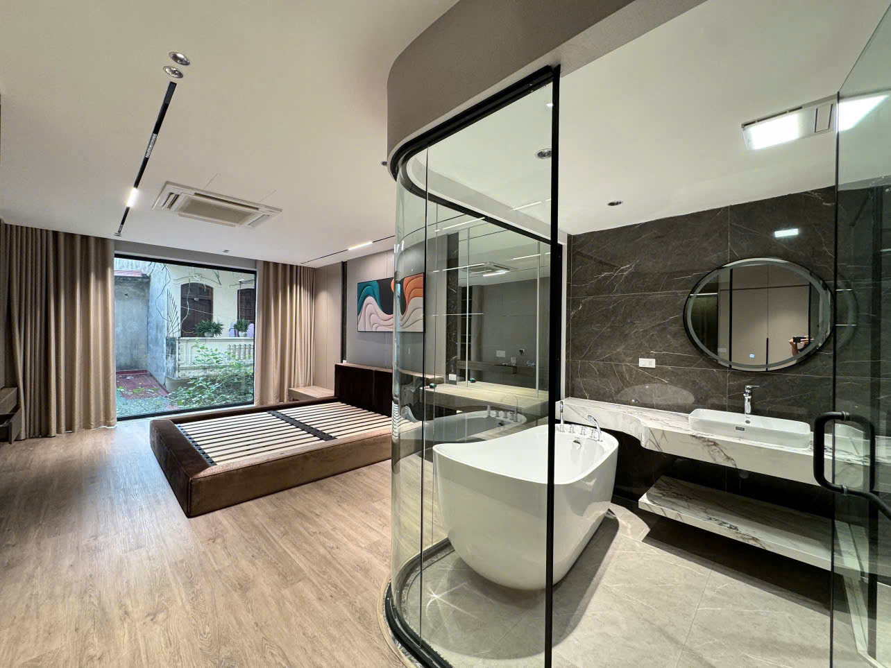 BÁN NHÀ CÁCH 1 NHÀ RA PHỐ NGUYỄN VĂN CỪ – NHÀ 7 TẦNG THANG MÁY – GIẢM 1 TỶ CÒN 16.8 TỶ