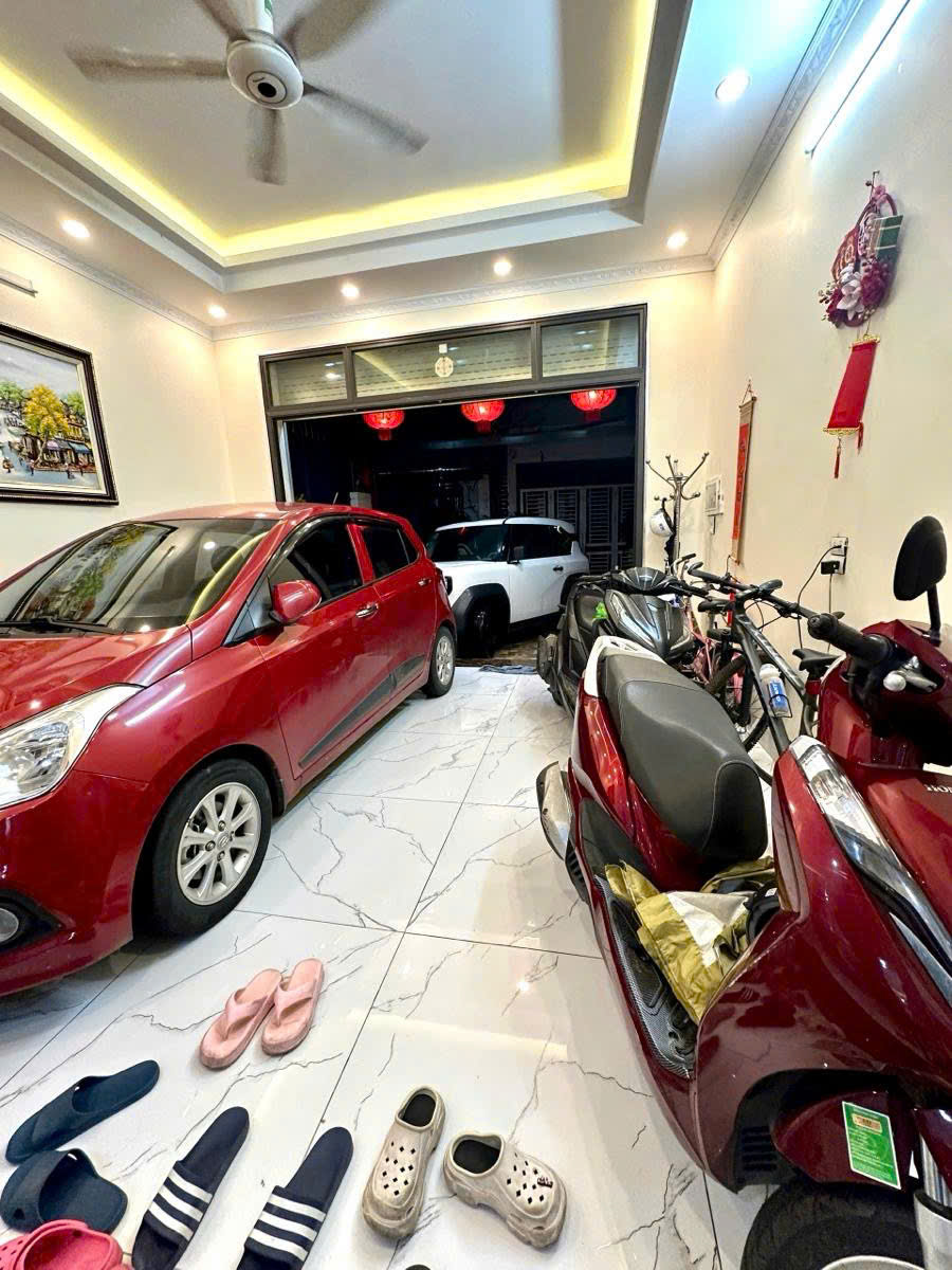 Bán nhà Hoàng Như Tiếp 75m 6 tầng thang máy MT4.5m gara ô tô hơn 21 tỷ