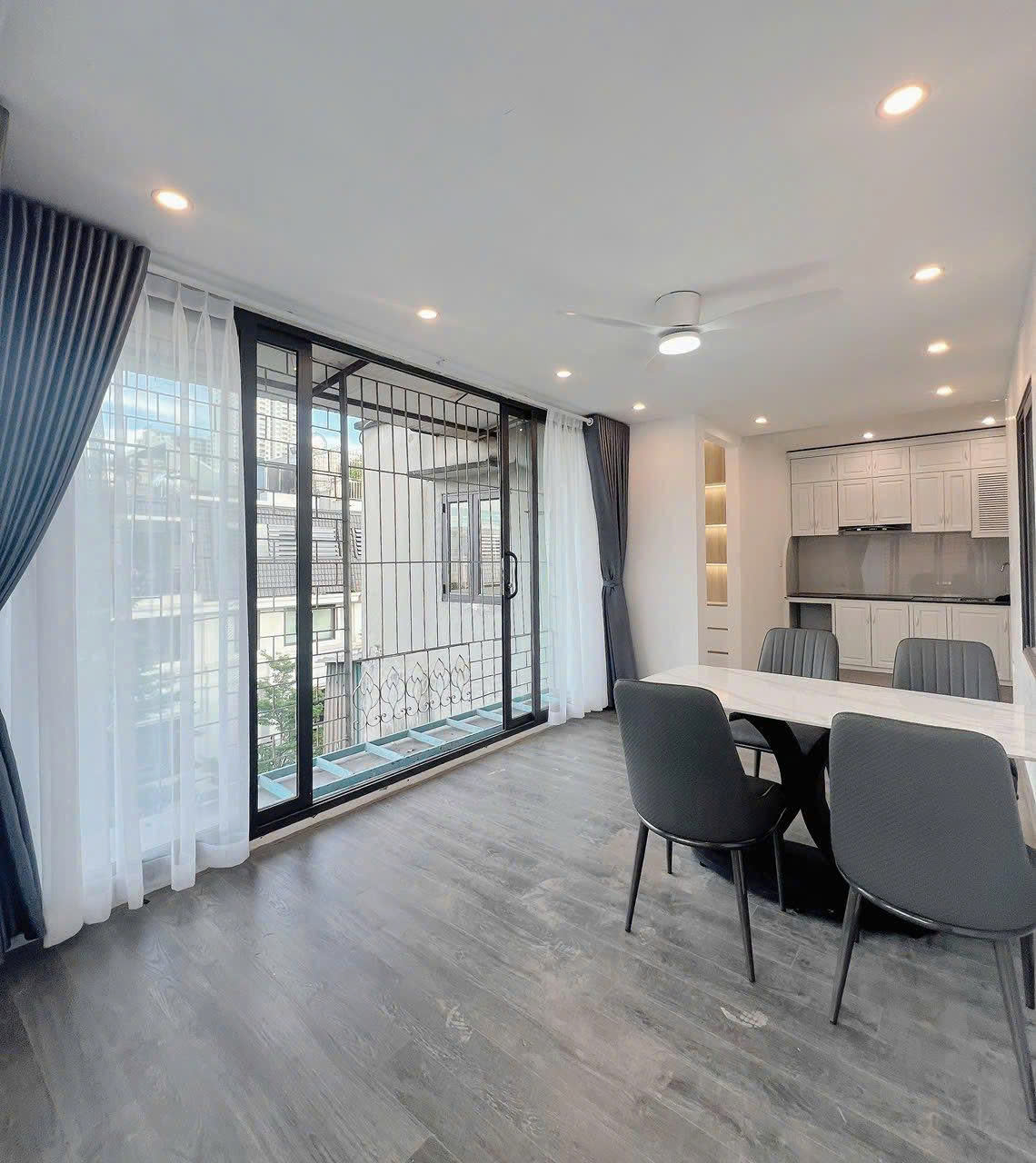 TT Nguyễn Huy Tưởng 120m, 3PN, 2WC, Nội thất cực đẹp, 4.86 tỷ