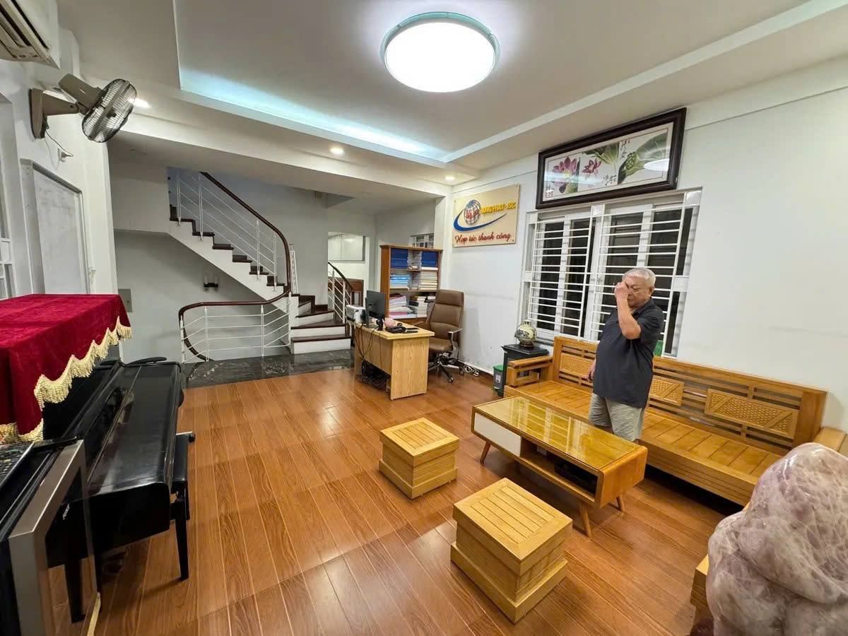 Bán nhà lô góc Trung Kính 78m², 6 tầng, MT 12.5m – Ô tô vào nhà, giá 35 tỷ Cầu Giấy