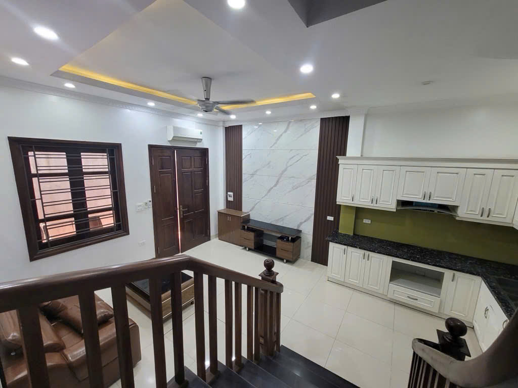 BÁN NHÀ KẺ TẠNH, LONG BIÊN-MỚI TINH-FULL NỘI THẤT, 36M, NHỈNH 6 TỶ(TL)