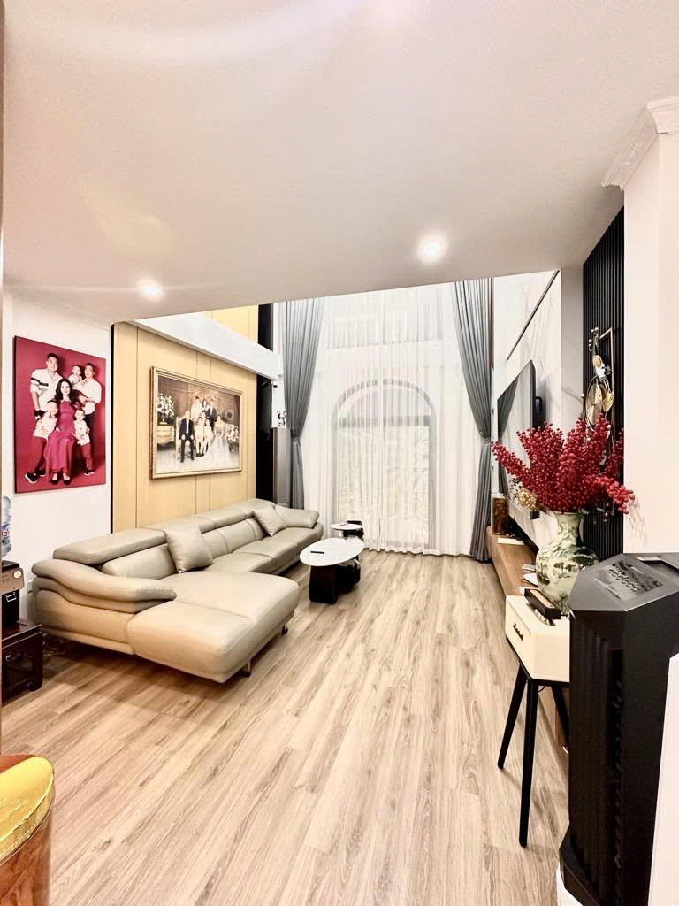 Bán nhà phố Võng Thị 48m2, 7 tầng thiết kế đẳng cấp full đồ xịn sò 16.9 tỷ gần Hồ Tây