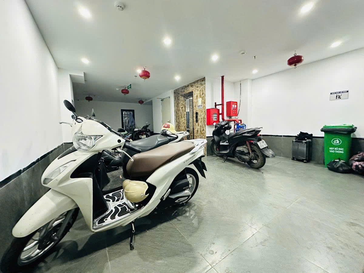 CCMN HOÀNG VĂN THÁI - DÒNG TIỀN 1.2 TỶ/NĂM DT 61m2 7 tầng mặt tiền 5.6m Giá 21.3 tỷ