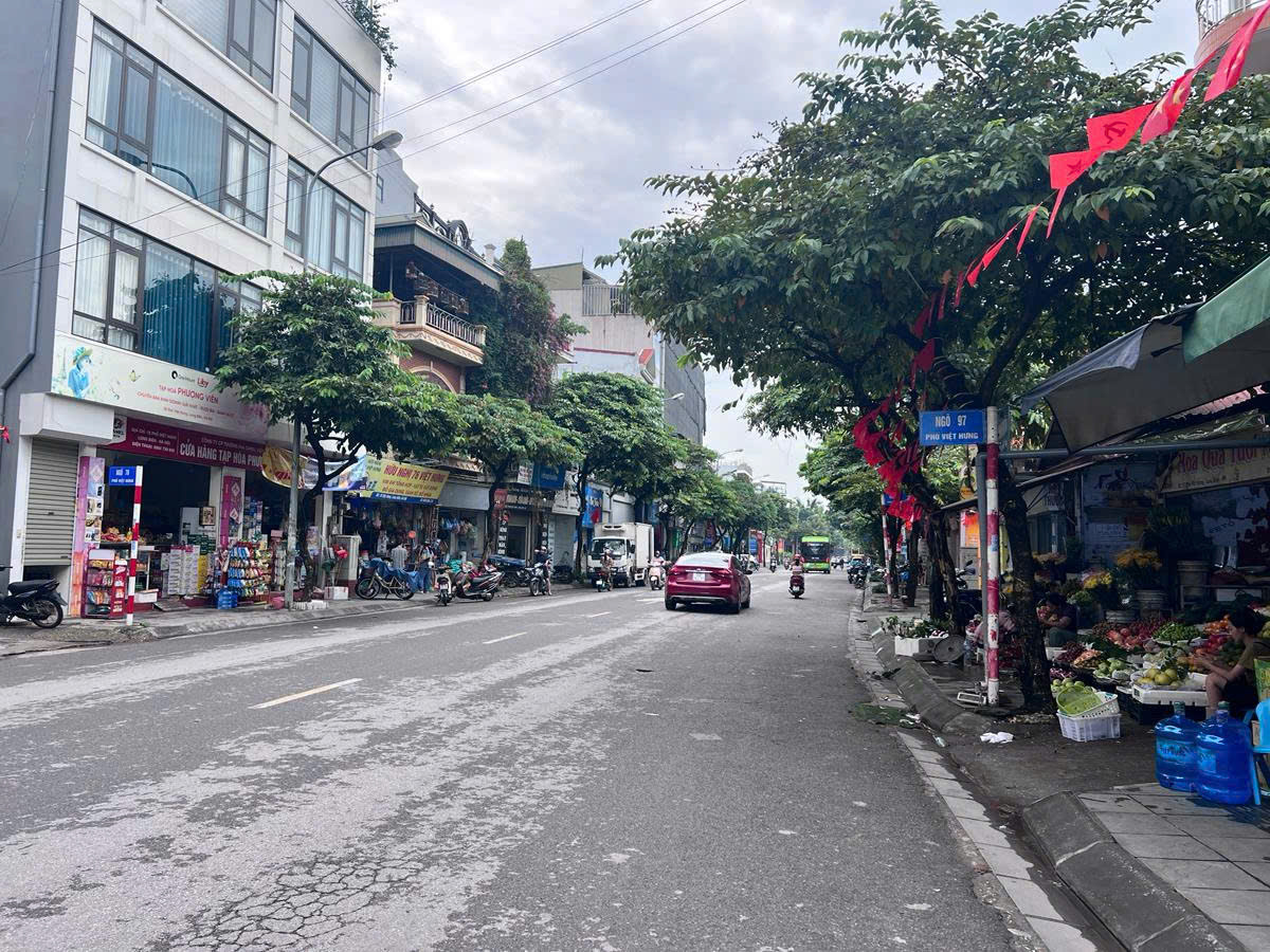 BÁN ĐẤT SIÊU VIP 1 NHÀ RA MẶT PHỐ VIỆT HƯNG - ĐẦU TƯ TỐT