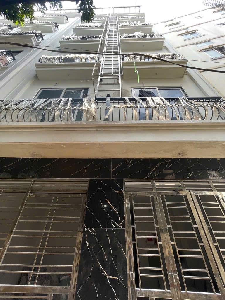 Bán tòa căn hộ dịch vụ,nhà dòng tiền,mễ trì thượng ngõ thông,ô tô gần,sổ vuông giá 18.5 tỷ