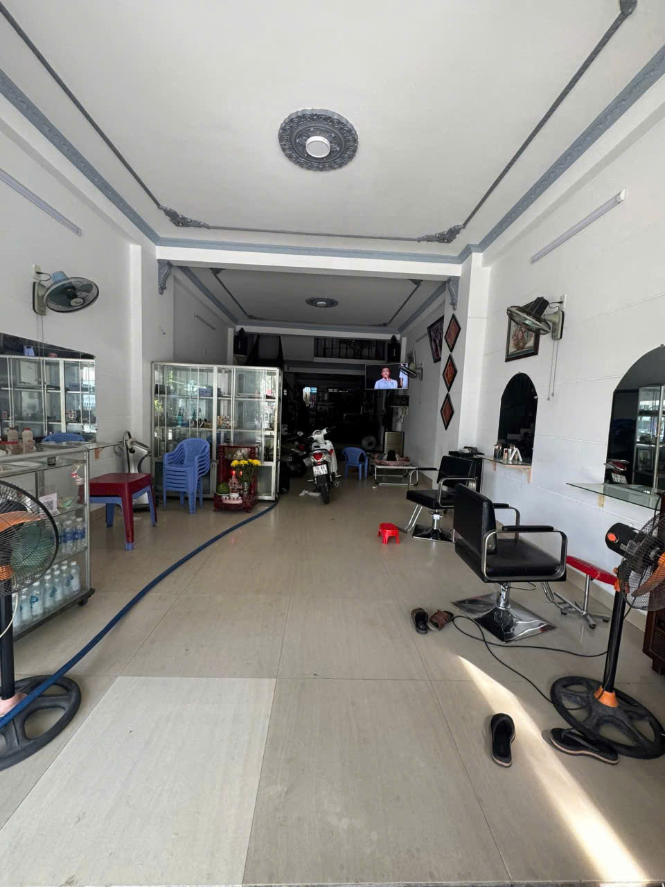 Bán nhà 4 tầng đường Lý Thái Tông - Đường 15,5m thông biển