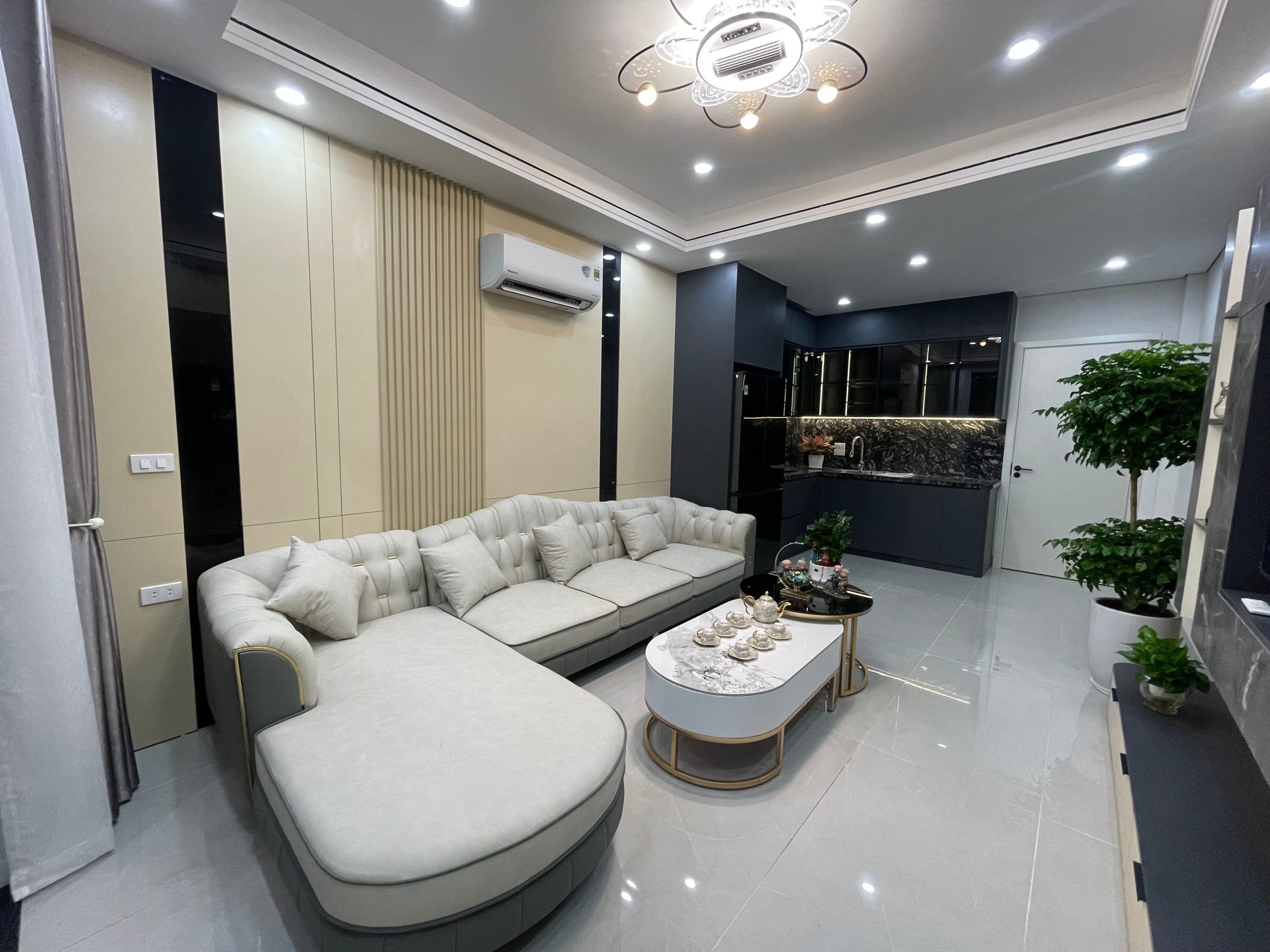 Bán nhà Thạch Bàn 39m² – 6 tầng thang máy – ô tô vào nhà – full nội thất cao cấp – giá 12.79 tỷ