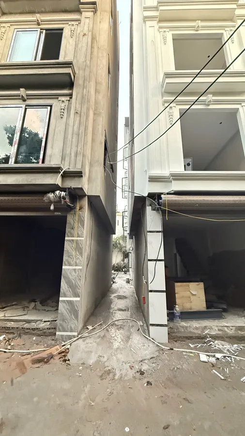 BÁN NHÀ MỚI Phố Đức Giang- Long Biên PHÂN LÔ - Ô TÔ ĐỖ CỔNG 30m2 X 5 tầng 6.5 tỷ Hà Nội.