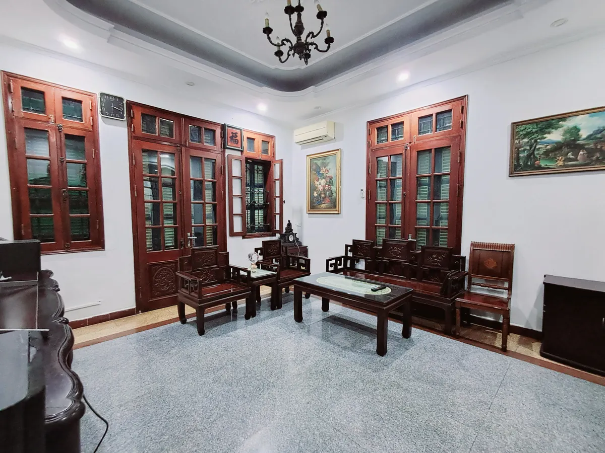 BÁN NHÀ CẦU GIẤY - PHÂN LÔ VIP NGUYỄN KHANG - GARA Ô TÔ 7 CHỖ - CÁCH PHỐ CHỈ 10M