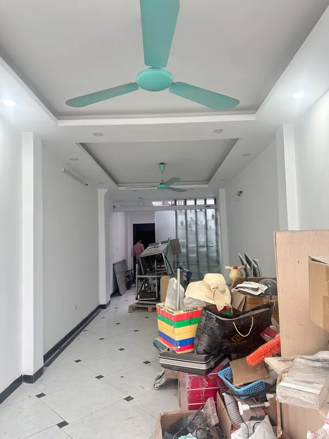 Bán Nhà Kim Giang. Hoàng Mai. Ô Tô. DT 51m2. MT 3.4m. 5 Tầng. Giá 13.7 Tỷ.