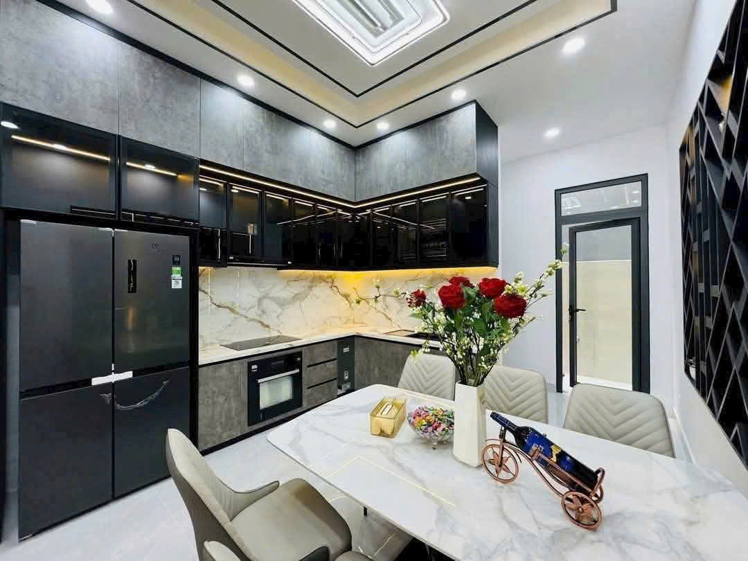 SIÊU PHẨM NHÀ 2 TẦNG / HẺM BA GÁC - GẦN HẺM XE HƠI