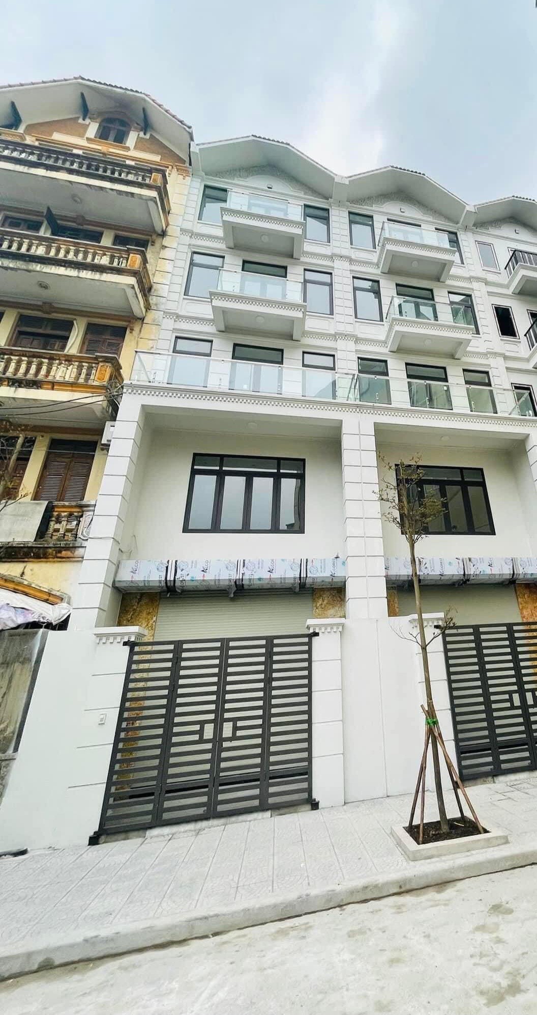 BÁN NHÀ PHÂN LÔ NGỌC KHÁNH, BA ĐÌNH, HÀ NỘI 85M, XÂY 5 TẦNG THANG MÁY, MẶT TIỀN SIÊU RỘNG 4.8M, GIÁ 26 TỶ