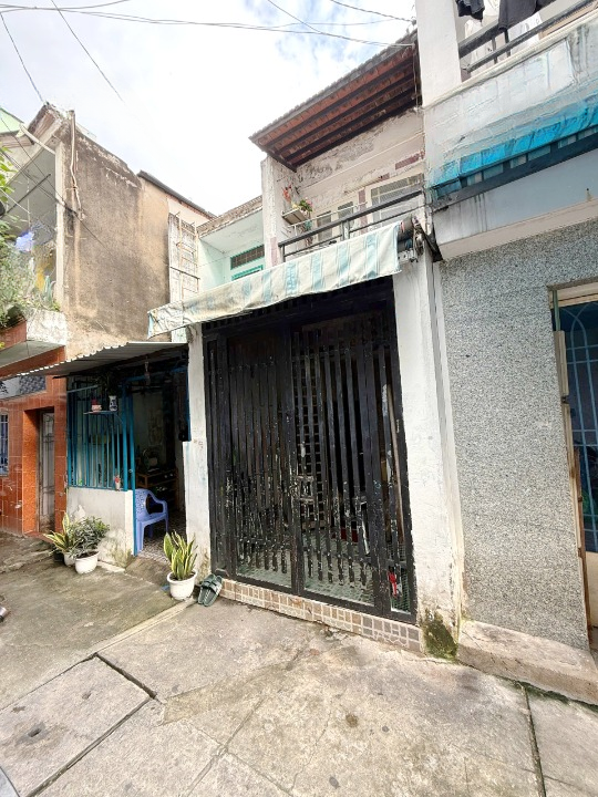 Bán 2 tầng Vị trí đẹp hẻm 314 Âu Dương Lân P. Chánh Hưng. Giá 3,55 tỷ bớt Lộc