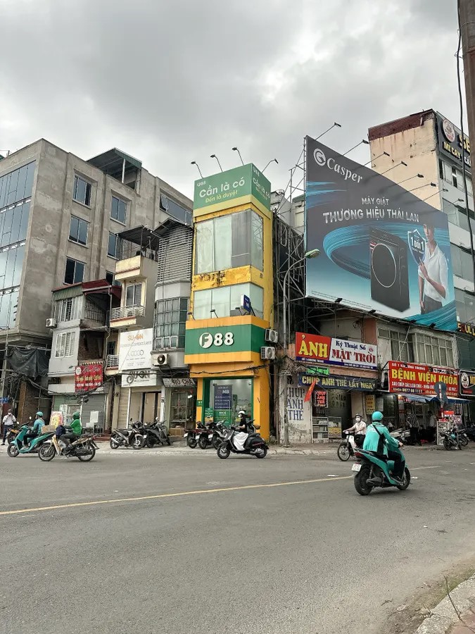 NHÀ EM BÁN! MP NGUYỄN TRÃI "HÀNG XÓM" ROYAL CITY, 4 TẦNG, KD BẤT CHẤP!