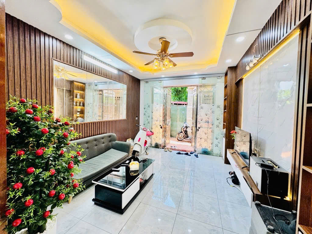 NHÀ ĐẸP CHÍNH CHỦ - GIÁ TỐT - Vị Trí Đẹp Tại NGŨ NHẠC - HOÀNG MAI - HN