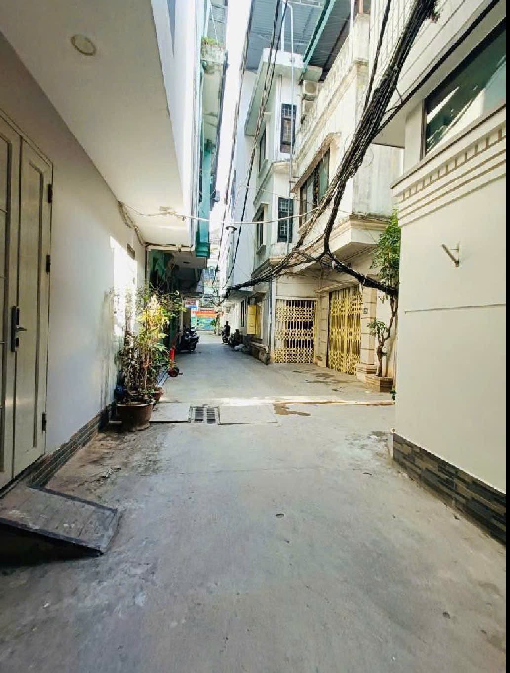 NHÀ ĐẸP - GIÁ TỐT - Vị Trí Đắc Địa Tại Phố Ông Ích Khiêm, Ba Đình, Hà Nội