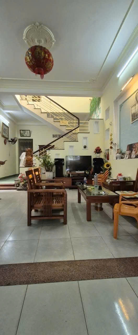 Bán nhà 2 tầng đường 7m5 mt đường Nguyễn Xí, Hòa Khánh, Đà Nẵng.Giá: 7ti180 tl nhẹ nhàng.