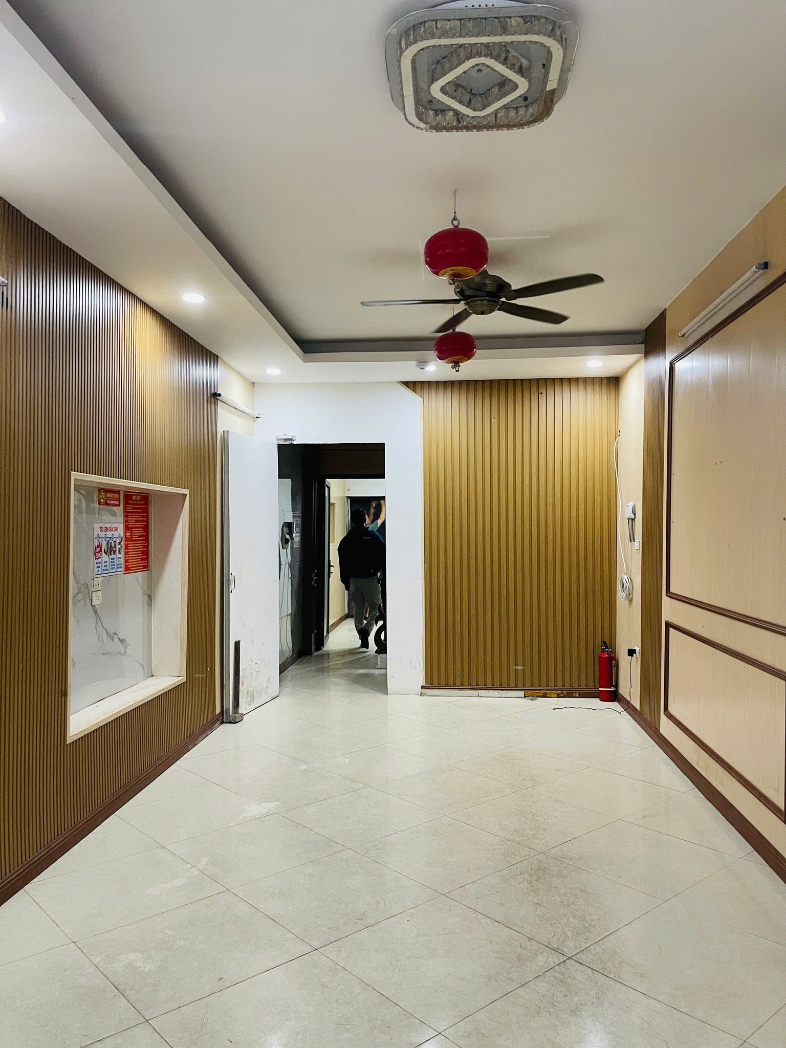 Nhà Trần Duy Hưng - Phân Lô - 20m Ra Phố - 2 Mặt Thoáng Sáng - Ngõ Thông - 50mx5T - 15.5 Tỷ