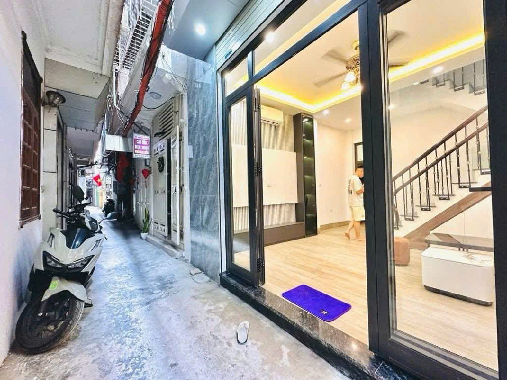 CHÍNH CHỦ CẦN BÁN GẤP CĂN NHÀ ĐẸP SÁT PHỐ TÔN ĐỨC THẮNG - VỊ TRÍ ĐẸP TRUNG TÂM ĐỐNG ĐA