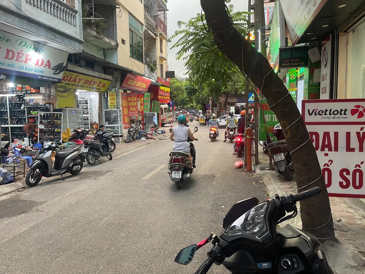 MP CẦU GIẤY - 120M², MT KHỦNG 7.9M - VUÔNG A4 - LÕI 5 ĐH LỚN - 69 TỶ.