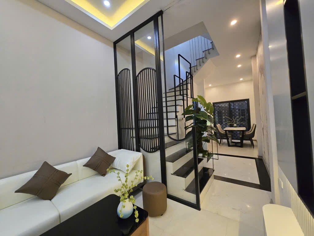 Bán Nhà Tứ Hiệp Nằm Ngay Gần Quốc Lộ 1A Nhà Mới Đẹp Lung Linh - 40m2 - 7 Tỷ Có TL