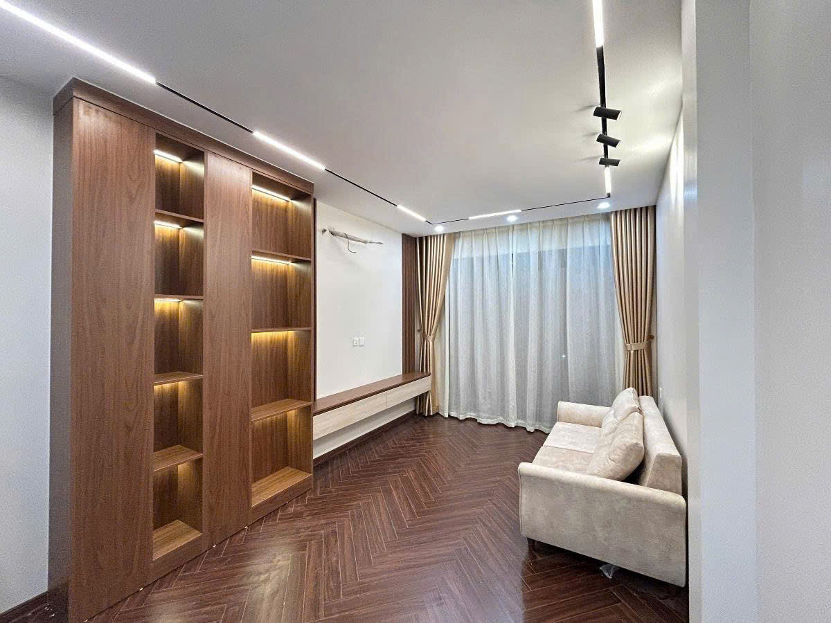 Bán nhà phù hợp nhiều mô hình kinh doanh tại khu kinh doanh sầm uất thuộc phố Hoa Bằng quận Cầu Giấy