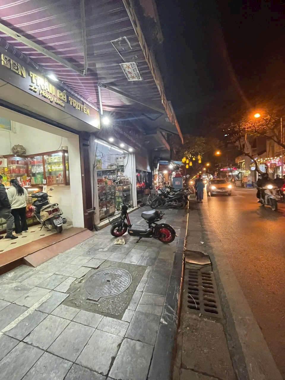 Bán nhà mặt phố Hàng Điếu quận Hoàn Kiếm