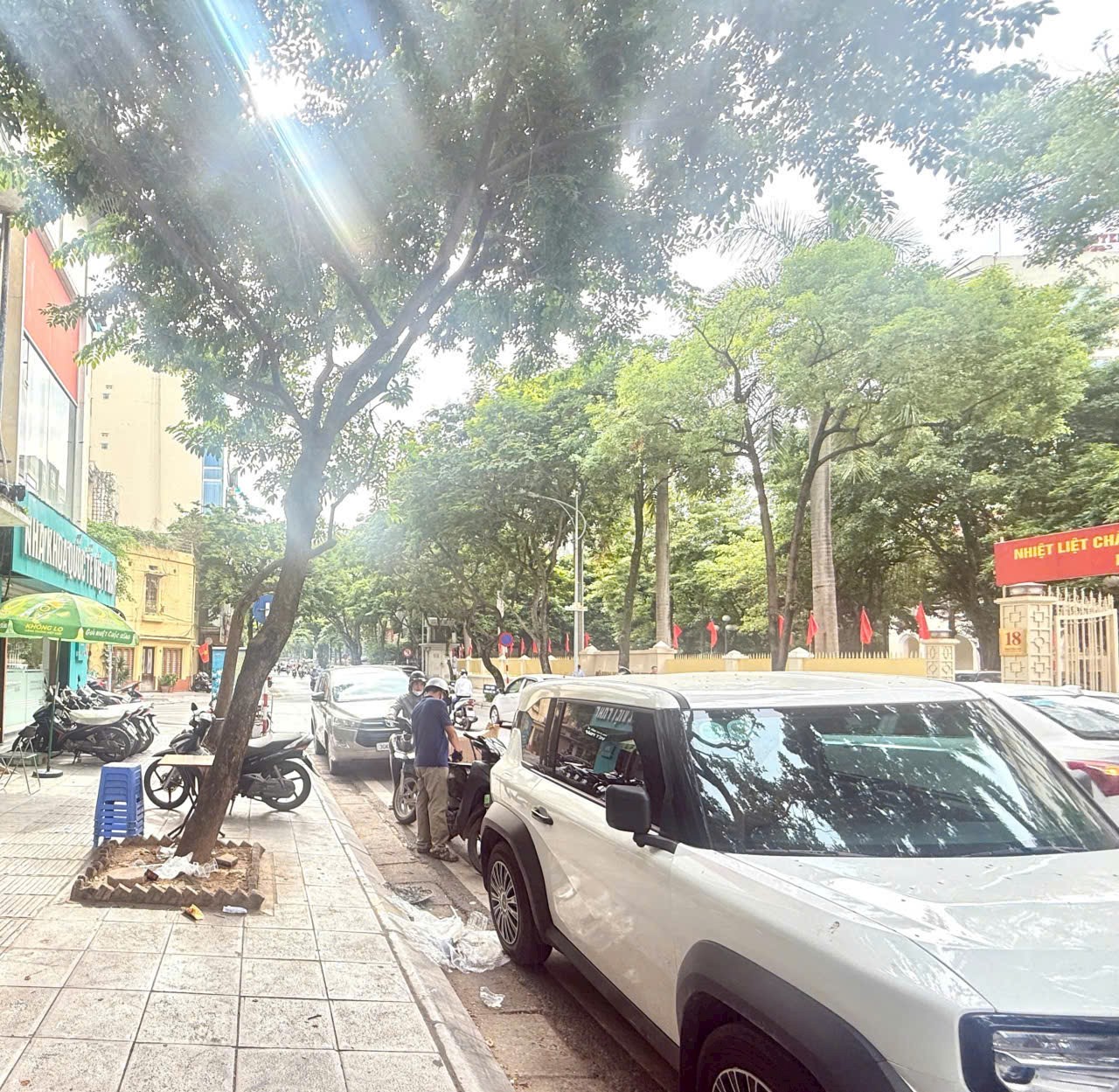 NHÀ PHỐ PHÙNG HƯNG – CỬA ĐÔNG – LÊ VĂN LINH