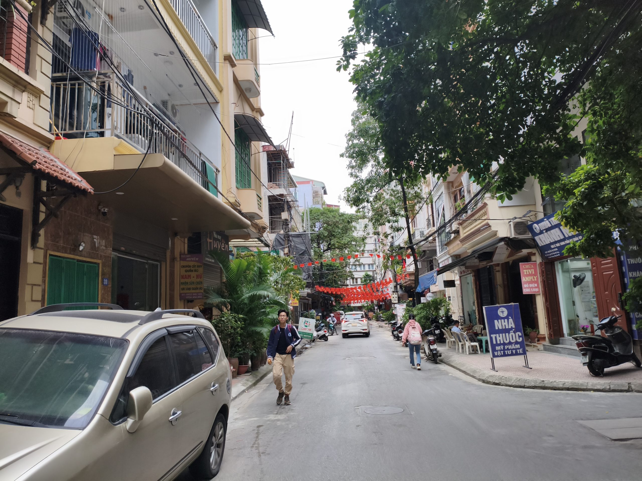 Bán CCMN Đường Láng - Pháo Đài Láng , Nhà mới, gần ô tô, Mt 6.8m , 7 tầng, DT 84m , 25 phòng Doanh thu 135tr/tháng Giá 25 tỷ