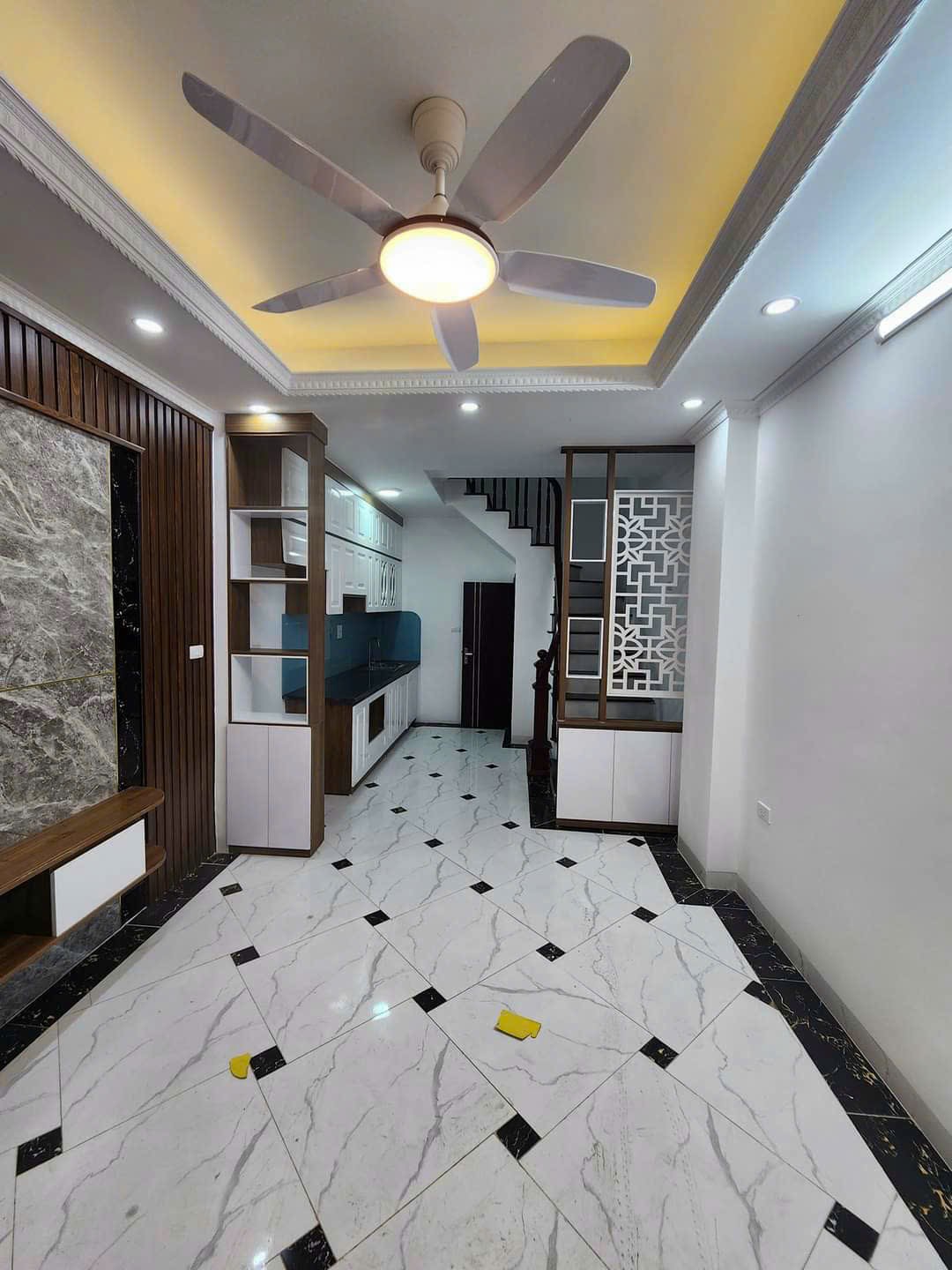 Nhà dân xây DT 31m2 5T nguyễn đổng chi hồ tùng mậu vị trí đẹp giá tốt