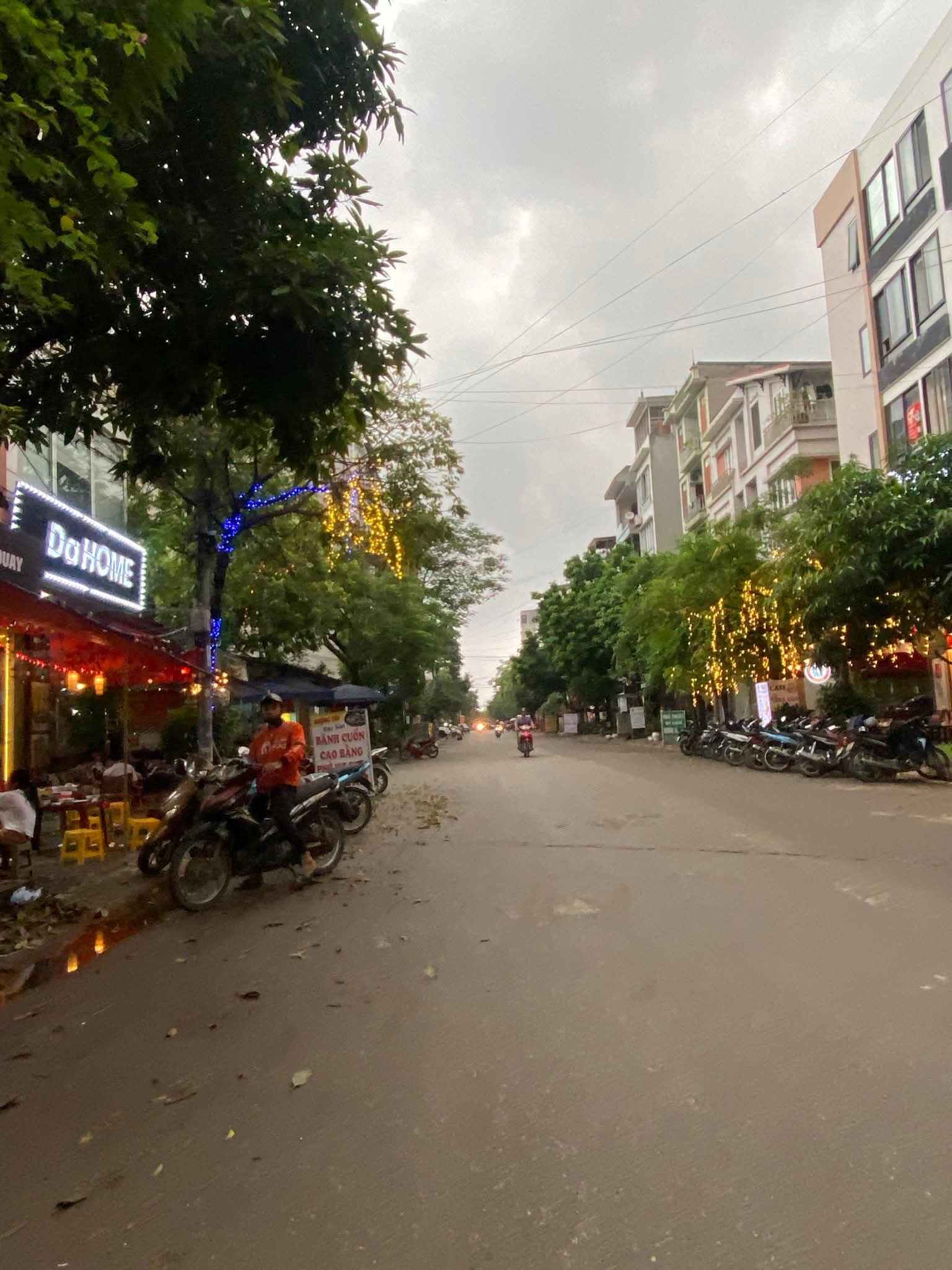 PHÚ DIỄN - ÔTÔ TRÁNH ĐỖ - VỈA HÈ RỘNG - KINH DOANH SẦM UẤT