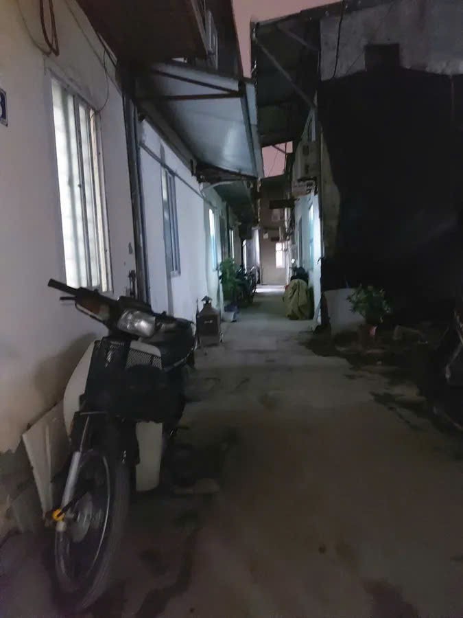 ÂU CƠ..- NHÀ SẴN Ở NGAY - GẦN Ô TÔ THOÁNG SÁNG - DÒNG TIỀN - 30M² NHỈNH 1 TỈ