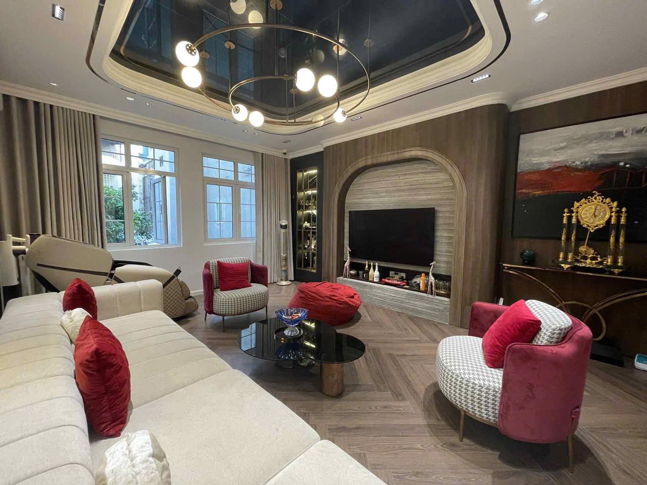 Bán nhà Nguyễn Đình Chiểu, 40m2, 5 tầng thang máy mới đẹp, mặt tiền 4.5m, 14.2 tỷ
