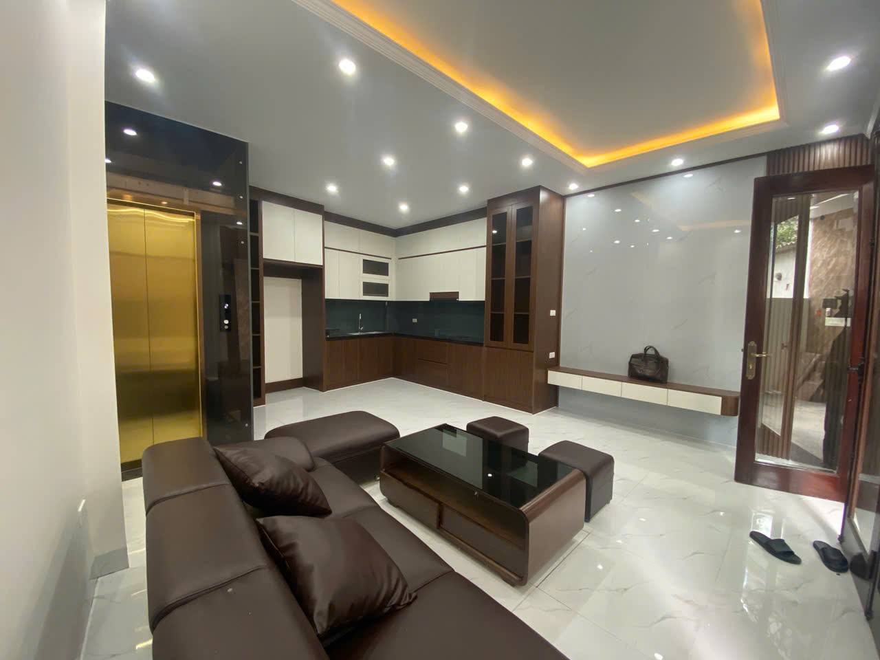 SIÊU PHẨM 5 TẦNG THANG MÁY FULL NỘI THẤT PHỐ TRẦN PHÚ HÀ ĐÔNG GIÁ 10 ,24TỶ